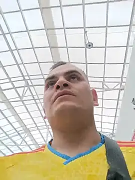 Edwin_Q live cam on StripChat