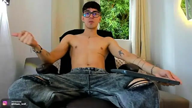 etham_wolf1 webcam