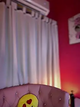 LeylaKnox webcam