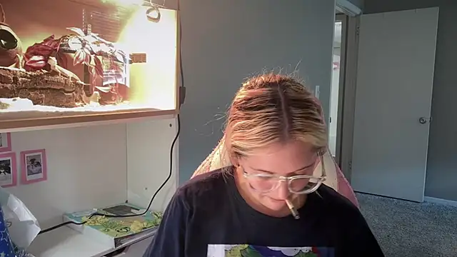 MUSCLEMOMMY1365 webcam