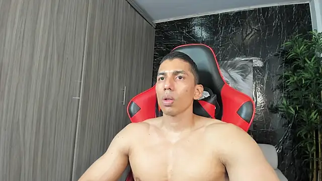 Erik_castle webcam