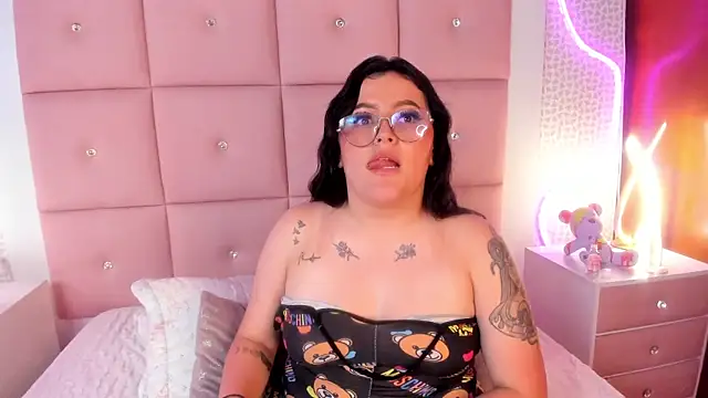 EMILYCARTERMD webcam