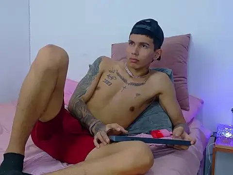 skoook_gray_ webcam