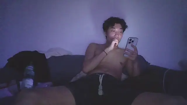 YourBadboy718 webcam