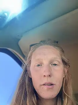 GoldenFlameGoddess webcam
