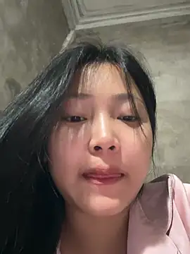 hinami-lo Live Webcam on Stripchat