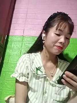 AmyLinee01 live cam on StripChat