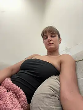 jennifer11772 live cam on StripChat