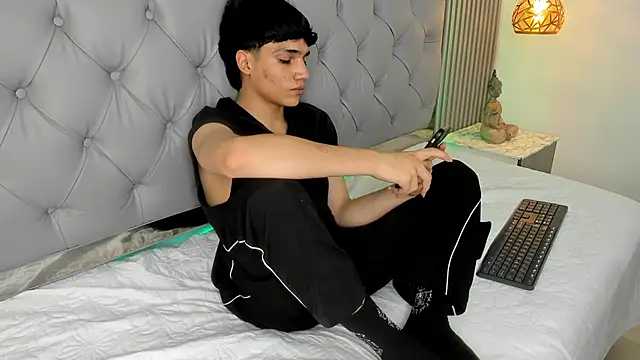 SamBlack_ live cam on StripChat