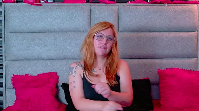 Lola_scott live cam on StripChat
