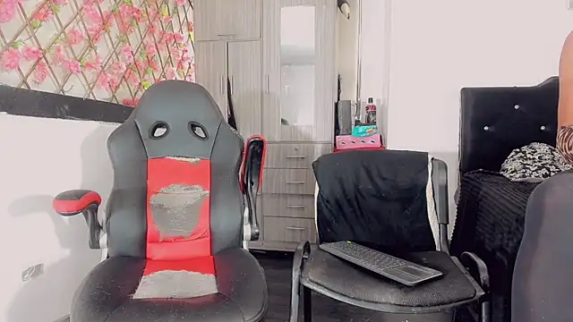 Thiara_veky_ webcam