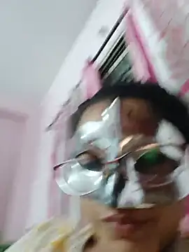 thanusi_2 live cam on StripChat