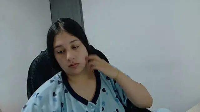 KOREN_JALAA live cam on StripChat