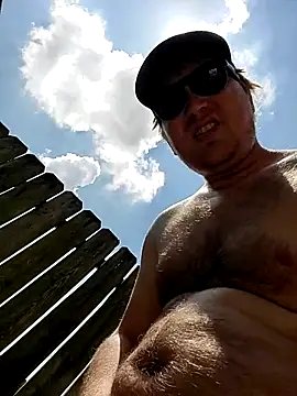 TheSexyCaveman live cam on StripChat
