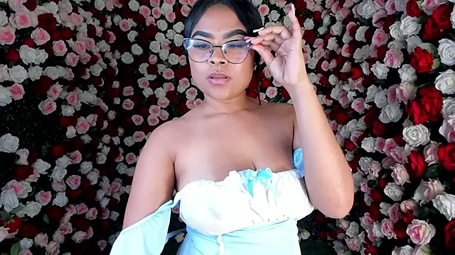 Mindy_Claker webcam
