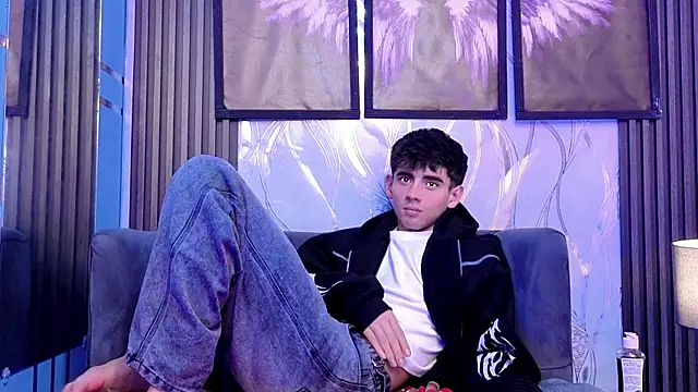 demian_hot99 live cam on StripChat
