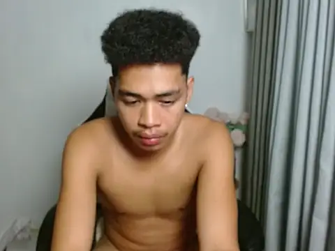 curlyasian_njxx webcam