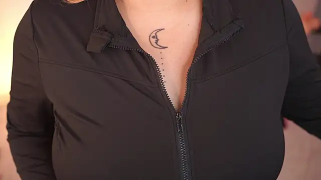 Samanta_Bigboos live cam on StripChat