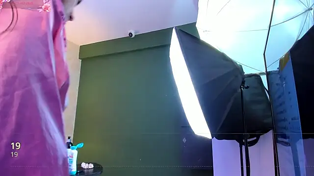 Mia_Montess live cam on StripChat