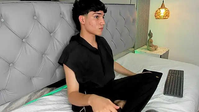 SamBlack_ live cam on StripChat