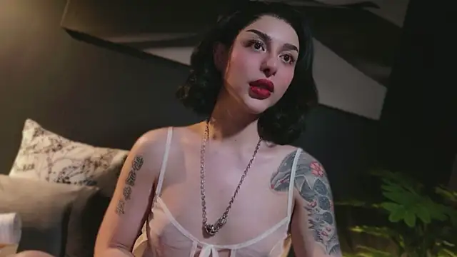 LetisiaRocks live cam on StripChat
