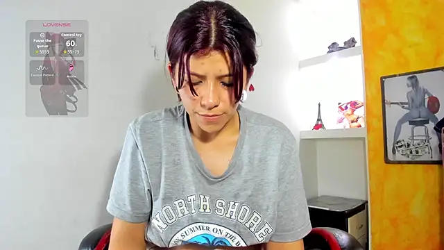 Raven_Rouge_ live cam on StripChat