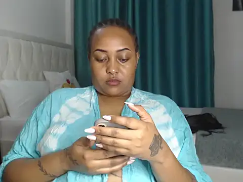 Mamacita_Boo live cam on StripChat