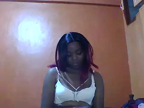 Sexyvaren live cam on StripChat