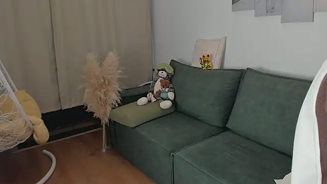 bella_coyy_777 live cam on StripChat