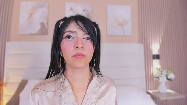 LisaLain webcam