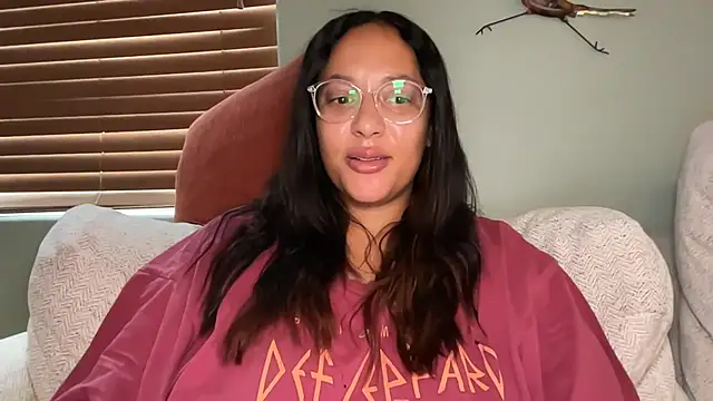 dreamyriri live cam on StripChat