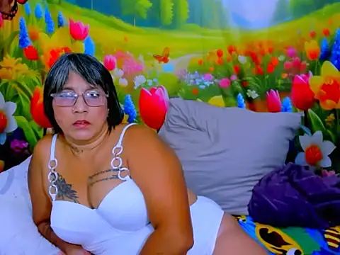 indianroxy live cam on StripChat