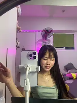 Lov3lily webcam