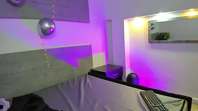 Nina-Mars live cam on StripChat