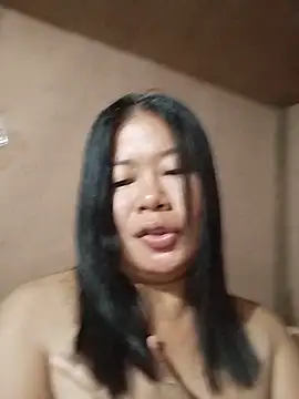 Lovelywoman43 webcam