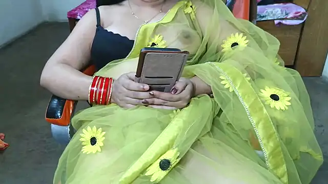 Cute_Mahi22 webcam