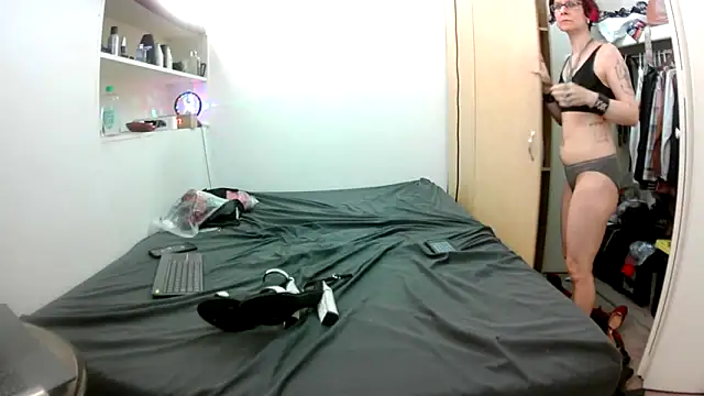 Empress_Lilith live cam on StripChat