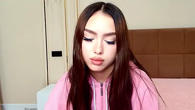 maddie_perezz live cam on StripChat