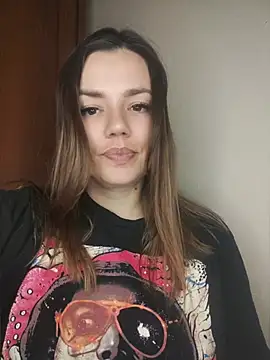 KrissSexi live cam on StripChat