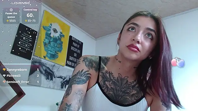 ZoeBakers_ live cam on StripChat