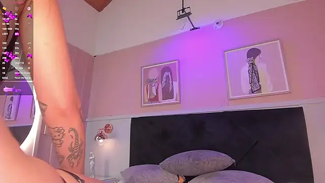elodie_walker live cam preview on Stripchat