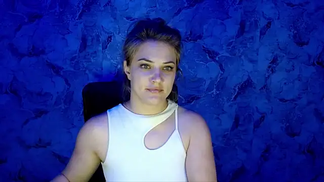 nika_gold1 live cam on StripChat