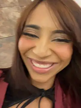 AbrilBrent live cam on StripChat