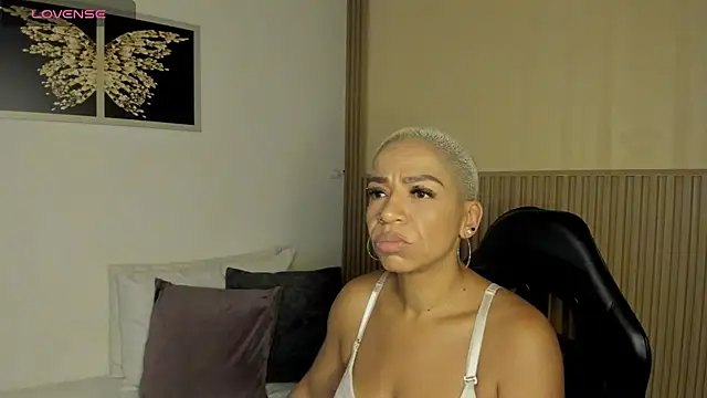 summer_night_ live cam on StripChat
