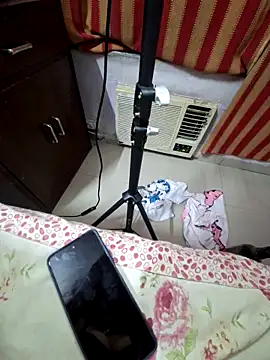 Riya_Stream01 webcam
