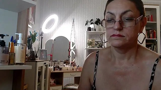 BloomingAllure live cam on StripChat