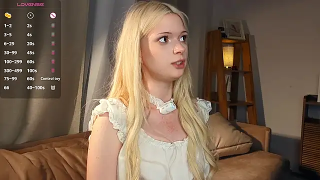 LaureMestler live cam on StripChat