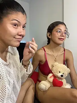 Helena-Paola live cam on StripChat