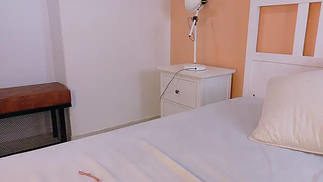 melodycollin live cam on StripChat