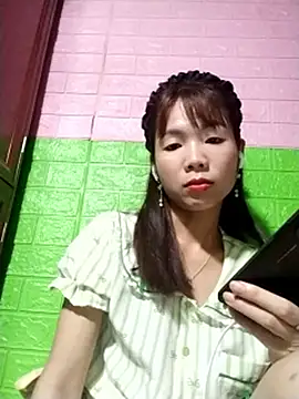 AmyLinee01 live cam on StripChat